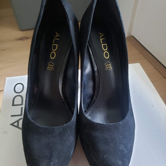 Aldo genuine suede pumps 8.5/38.5, early 2010s - Picture 4 of 9